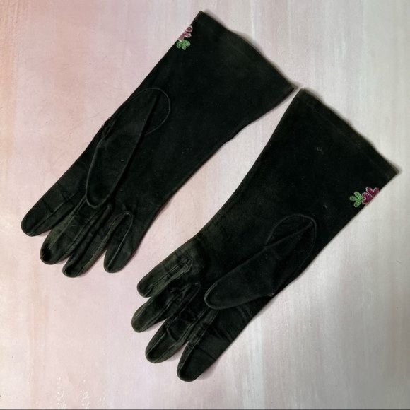 Vintage Suede Leather Embroidered Floral Rose Gloves - Picture 6 of 7
